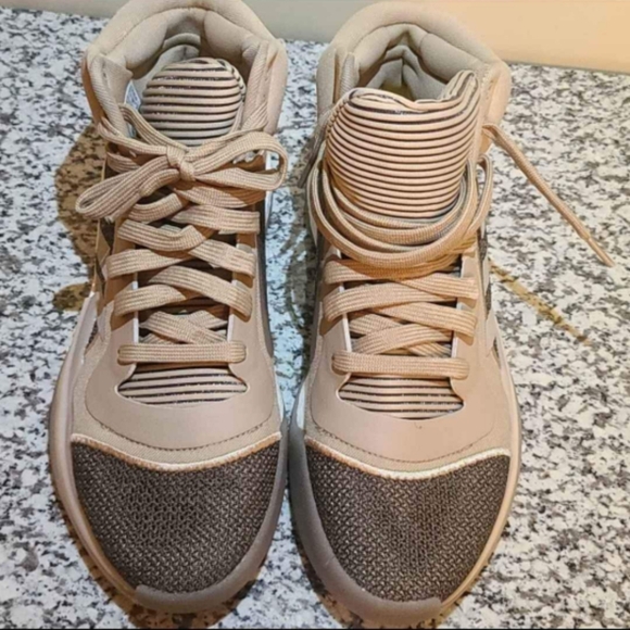 Adidas Marquee Boost Trace Khaki Men's Basketball Sneaker Tan Brown Gold Size 10 - Picture 9 of 16